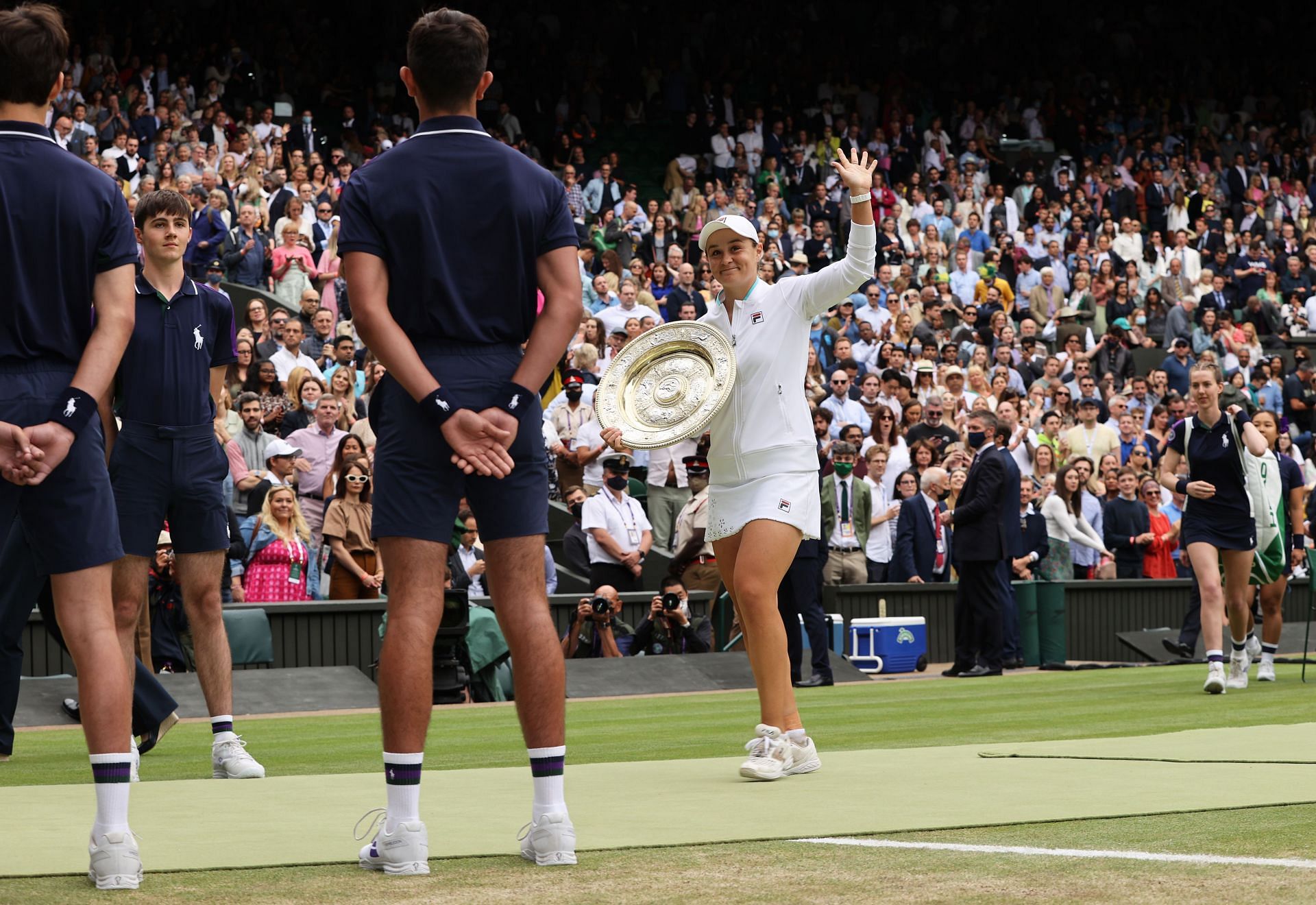 Ashleigh Barty with the 2021 Wimbledon trophy. (Source: Getty)